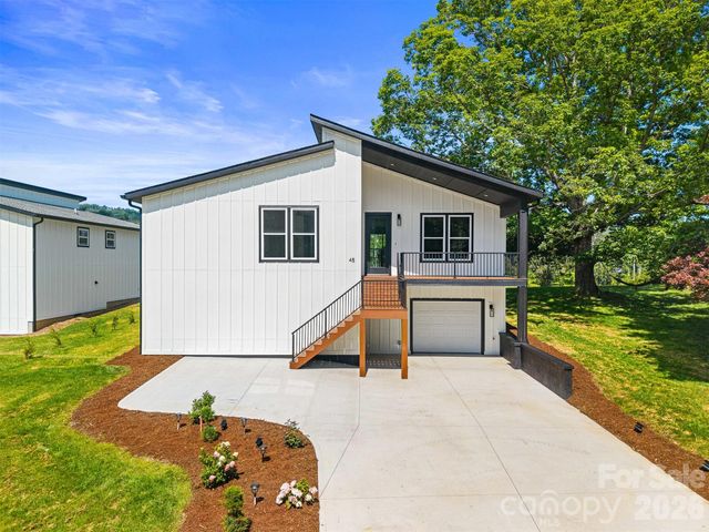45 Klimovych Road, Hendersonville, NC 28792