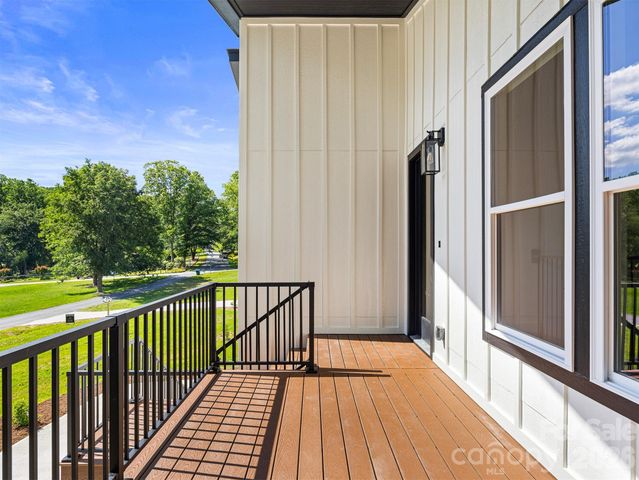 45 Klimovych Road, Hendersonville, NC 28792