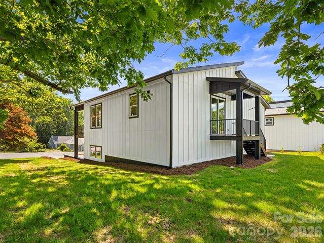 45 Klimovych Road, Hendersonville, NC 28792