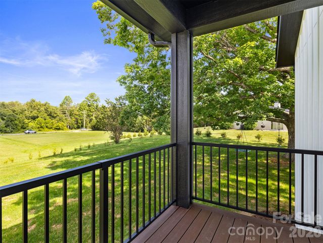 45 Klimovych Road, Hendersonville, NC 28792