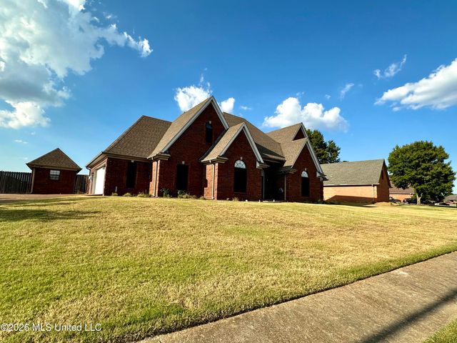 4651 E Alden Lake Drive, Horn Lake, MS 38637
