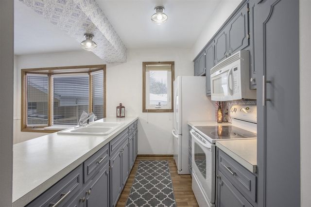 932 Village Lane 52, Jenison, MI 49428