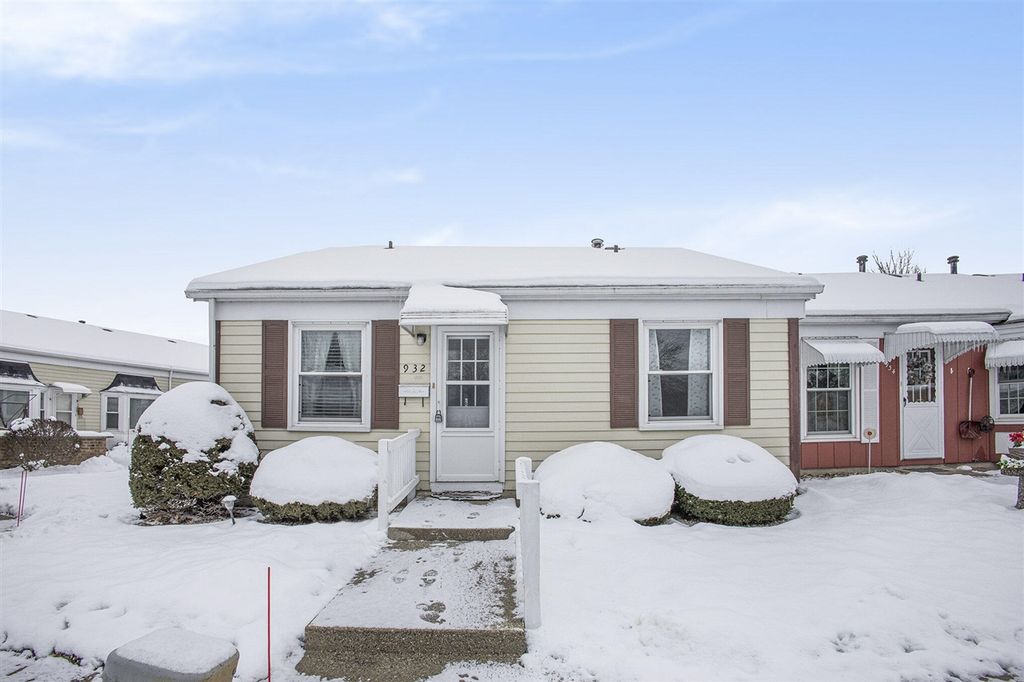 932 Village Lane 52, Jenison, MI 49428