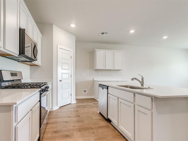 2616 Otis Lane, Yukon, OK 73099