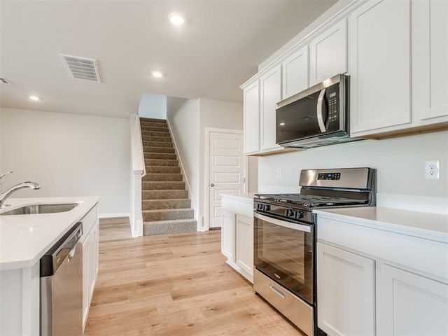 2616 Otis Lane, Yukon, OK 73099