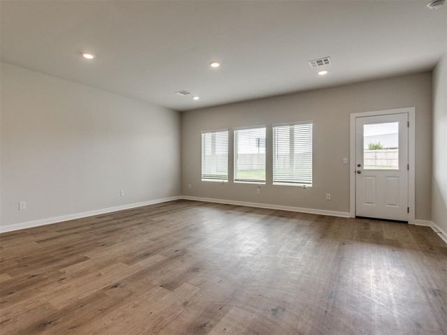 2616 Otis Lane, Yukon, OK 73099