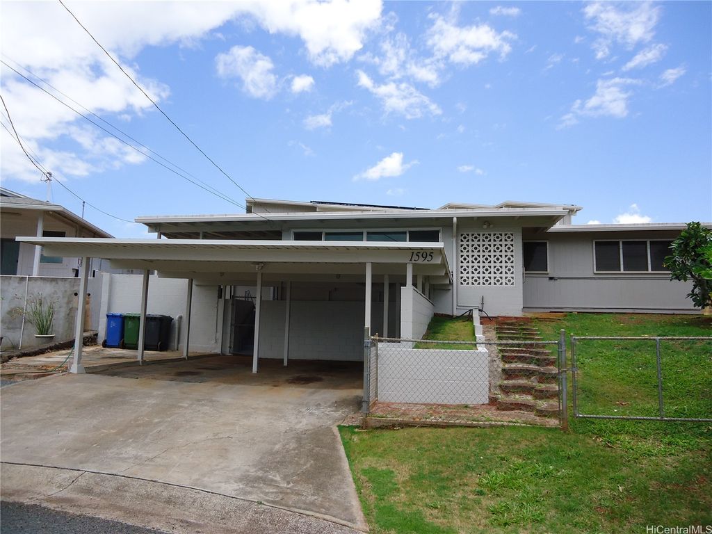 1595 Hoomoana Place, Pearl City, HI 96782