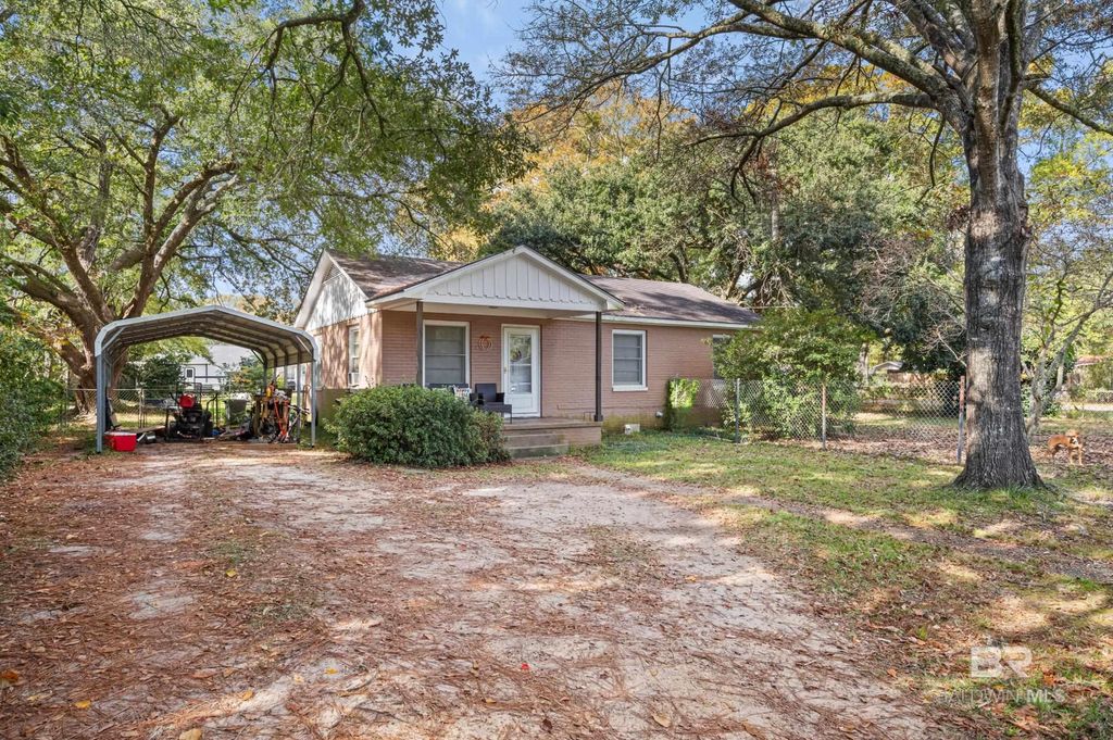 1605 Mcmillan Avenue, Bay Minette, AL 36507