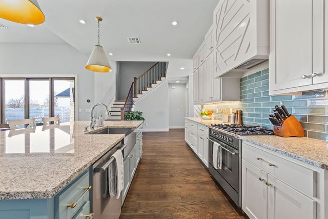 505 SW Autumn Hills Road, Bentonville, AR 72712