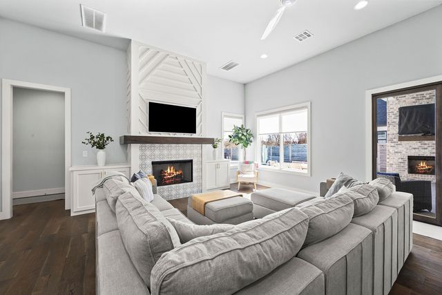 505 SW Autumn Hills Road, Bentonville, AR 72712