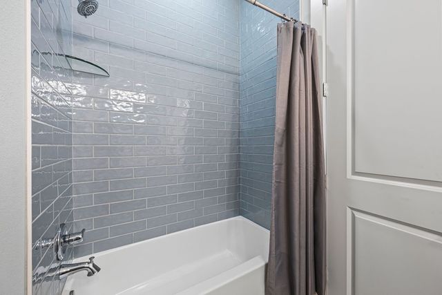 505 SW Autumn Hills Road, Bentonville, AR 72712