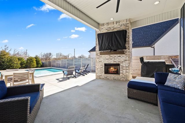 505 SW Autumn Hills Road, Bentonville, AR 72712