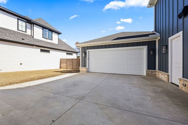 505 SW Autumn Hills Road, Bentonville, AR 72712