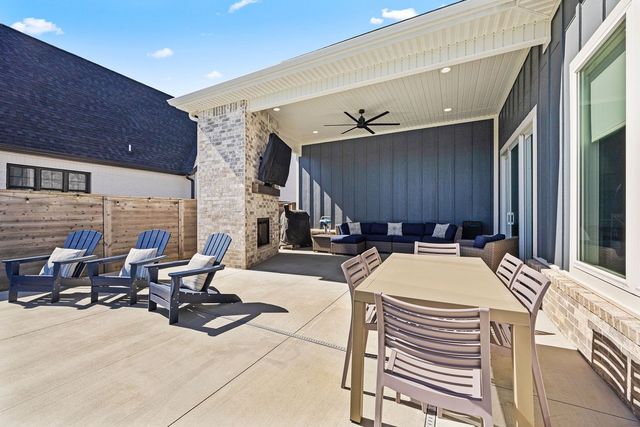 505 SW Autumn Hills Road, Bentonville, AR 72712