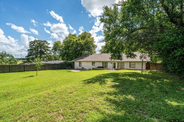 1006 Forest Trail, Jacksonville, TX 75766