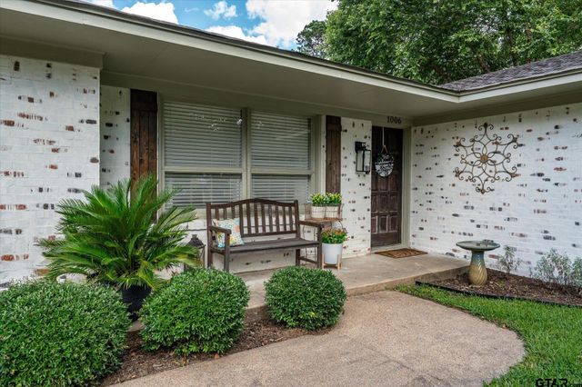 1006 Forest Trail, Jacksonville, TX 75766