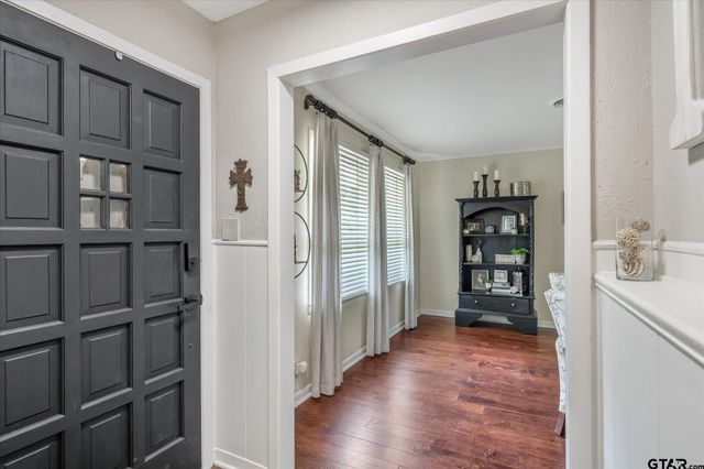 1006 Forest Trail, Jacksonville, TX 75766
