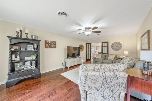 1006 Forest Trail, Jacksonville, TX 75766