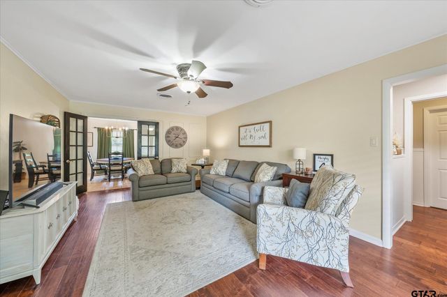 1006 Forest Trail, Jacksonville, TX 75766