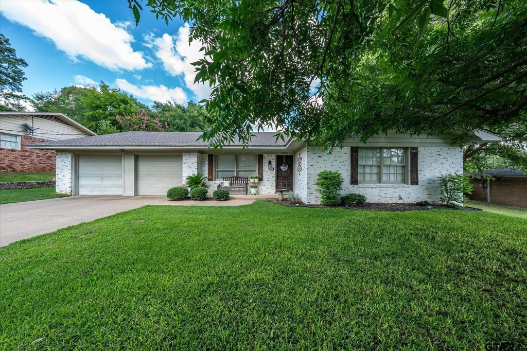 1006 Forest Trail, Jacksonville, TX 75766