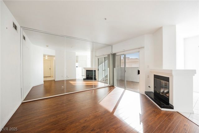 6480 Annie Oakley Drive 211, Las Vegas, NV 89120