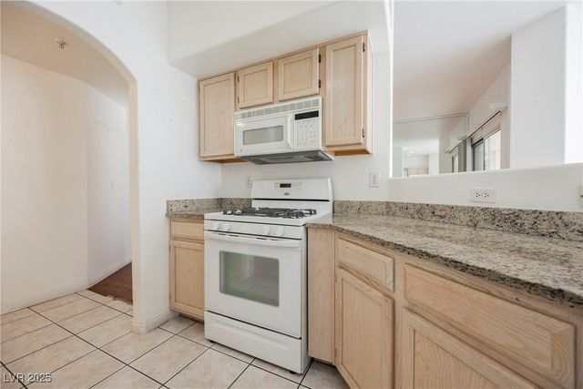 6480 Annie Oakley Drive 211, Las Vegas, NV 89120