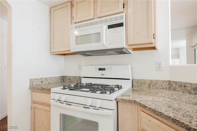 6480 Annie Oakley Drive 211, Las Vegas, NV 89120