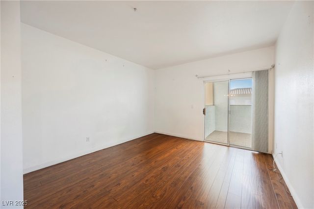 6480 Annie Oakley Drive 211, Las Vegas, NV 89120