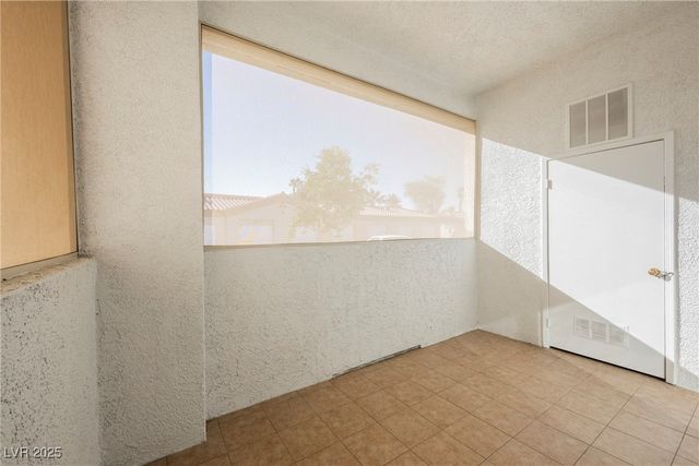 6480 Annie Oakley Drive 211, Las Vegas, NV 89120