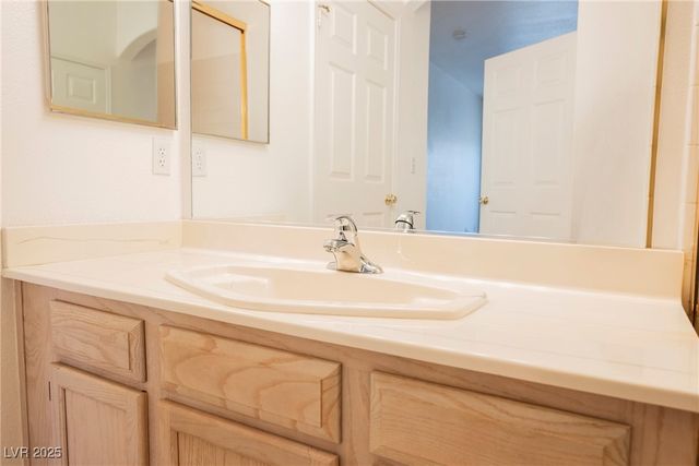 6480 Annie Oakley Drive 211, Las Vegas, NV 89120