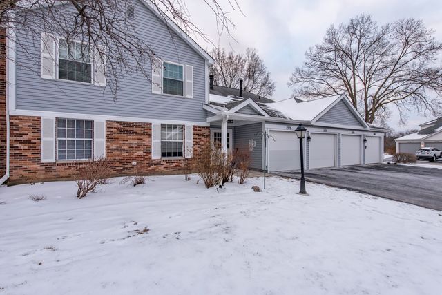 1367 STRATFORD Drive 1D, Gurnee, IL 60031