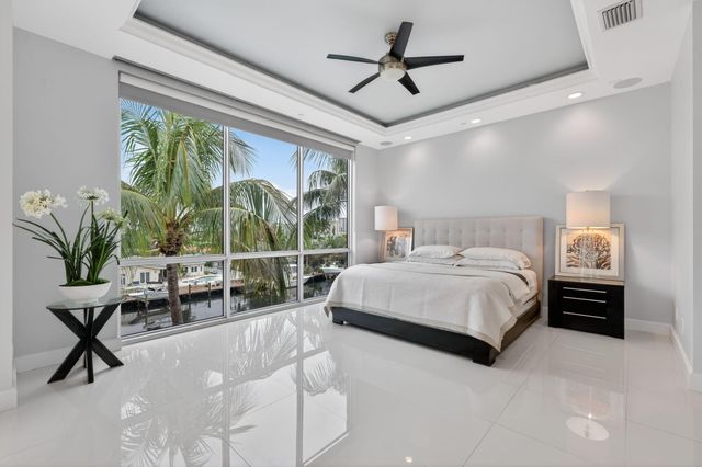 2743 NE 1 Street, Pompano Beach, FL 33062