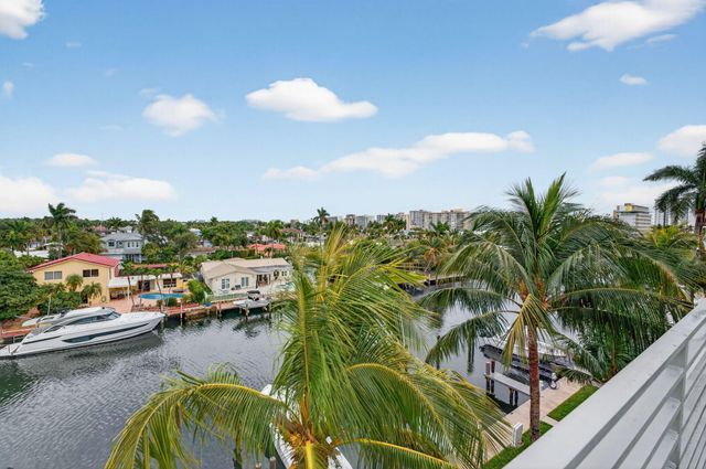 2743 NE 1 Street, Pompano Beach, FL 33062