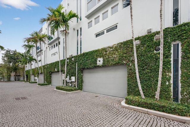 2743 NE 1 Street, Pompano Beach, FL 33062