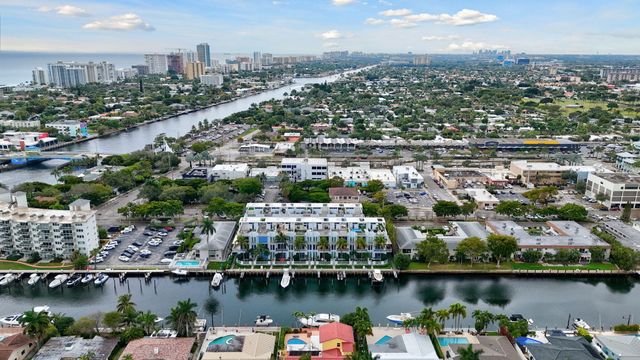2743 NE 1 Street, Pompano Beach, FL 33062