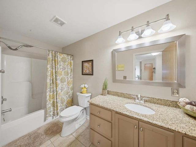 2247 Patrick LANE, Waukesha, WI 53188
