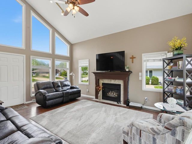 2247 Patrick LANE, Waukesha, WI 53188