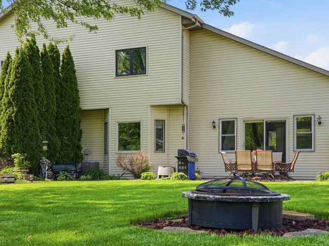 2247 Patrick LANE, Waukesha, WI 53188