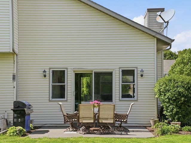 2247 Patrick LANE, Waukesha, WI 53188