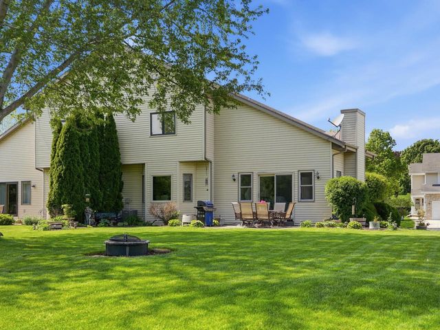 2247 Patrick LANE, Waukesha, WI 53188