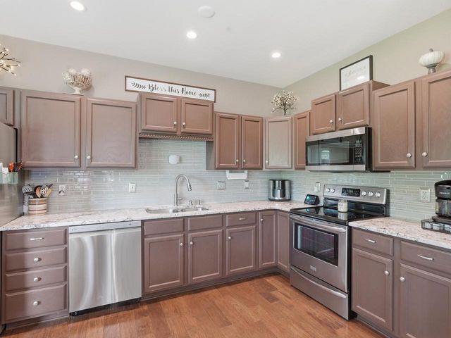 2247 Patrick LANE, Waukesha, WI 53188