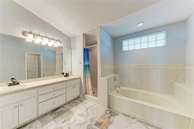 908 WICKETRUN DRIVE, Brandon, FL 33510