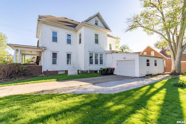 118 S HIGH Street, Washington, IL 61571
