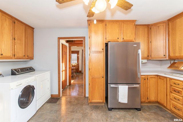 118 S HIGH Street, Washington, IL 61571