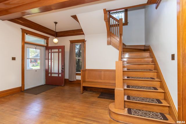 118 S HIGH Street, Washington, IL 61571