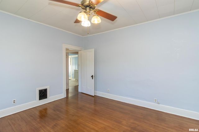 118 S HIGH Street, Washington, IL 61571