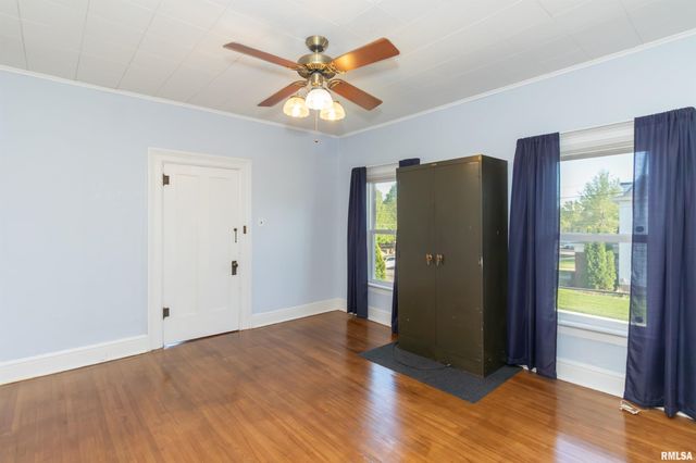 118 S HIGH Street, Washington, IL 61571