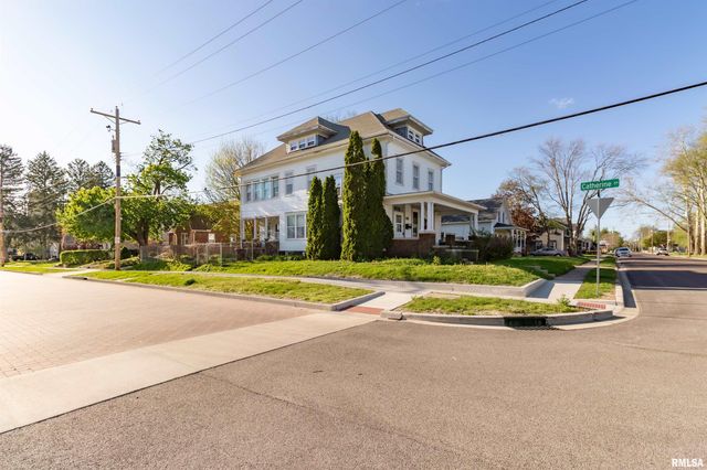 118 S HIGH Street, Washington, IL 61571