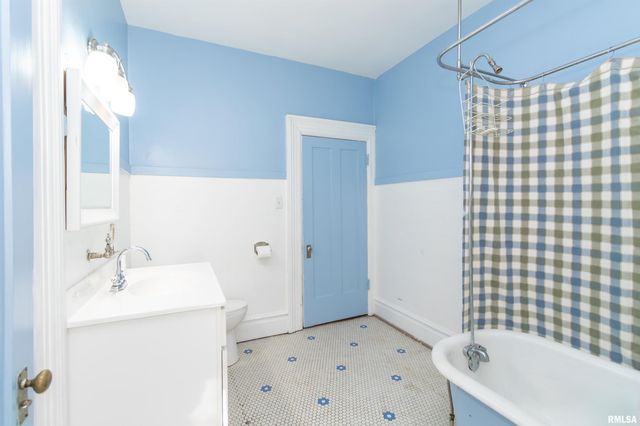118 S HIGH Street, Washington, IL 61571