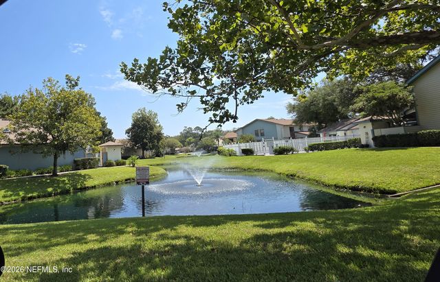 1301 W DEFENDER Court, Jacksonville, FL 32233